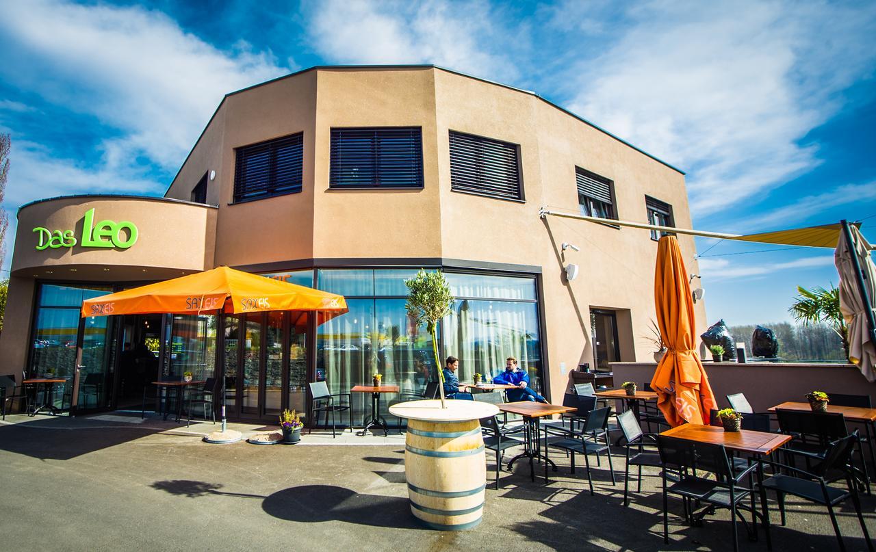 Cafe-Restaurant Leo Otel Kalsdorf bei Graz Dış mekan fotoğraf