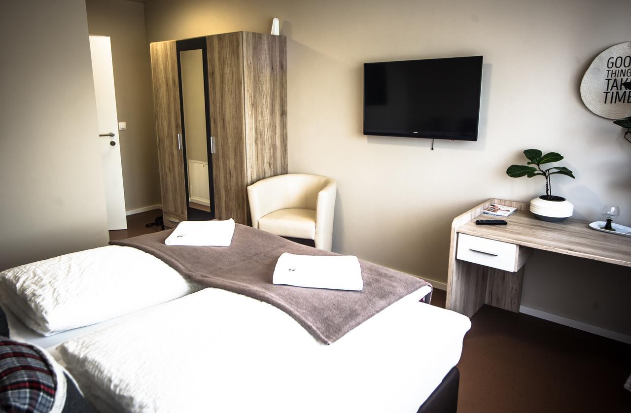 Cafe-Restaurant Leo Otel Kalsdorf bei Graz Dış mekan fotoğraf